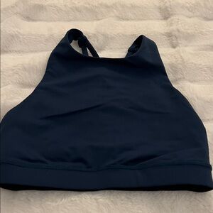 Lululemon sports/bra-cropped top